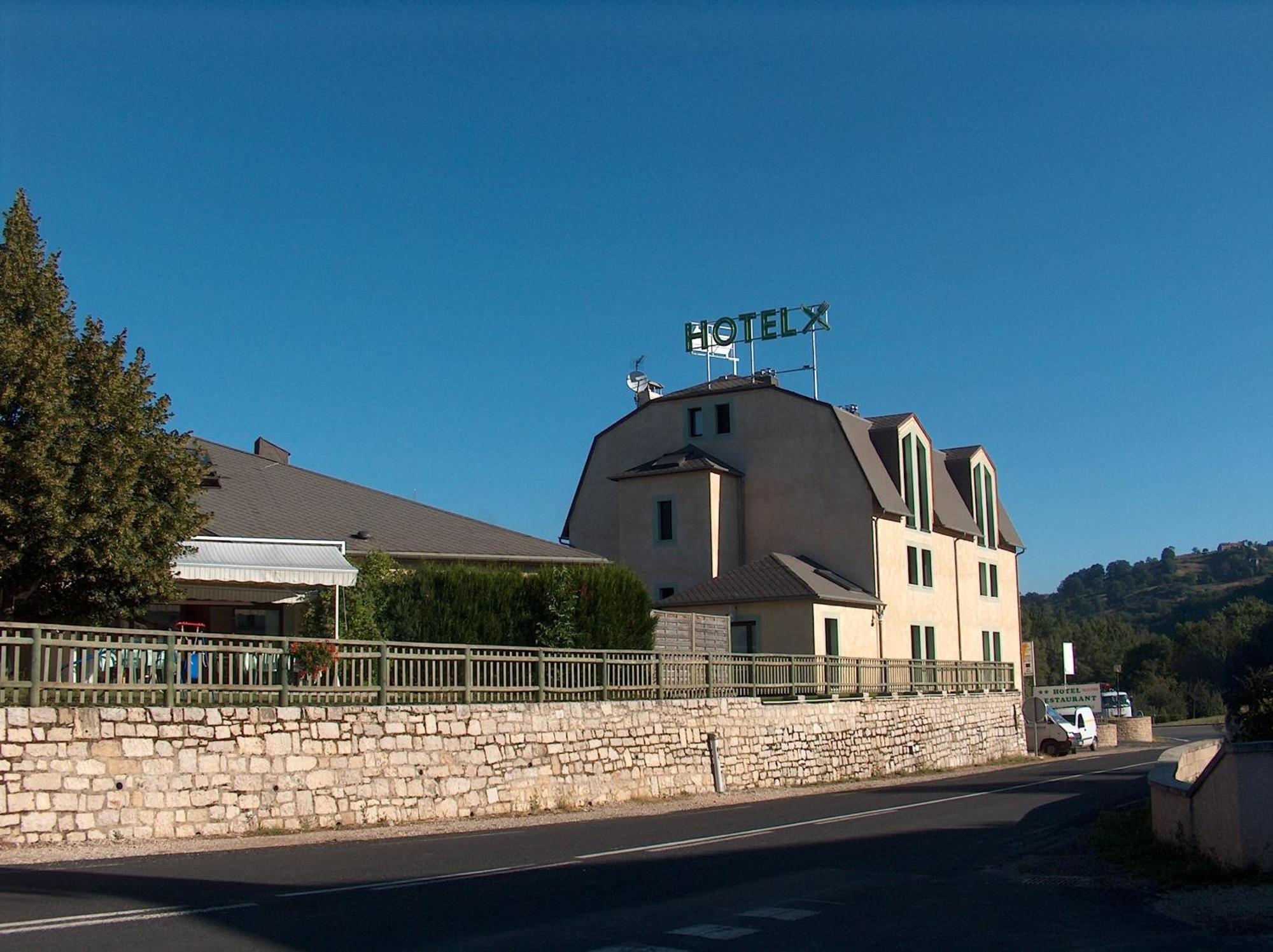 Hôtel-Restaurant Le Calice Du Gevaudan - A75 Banassac Exterior foto