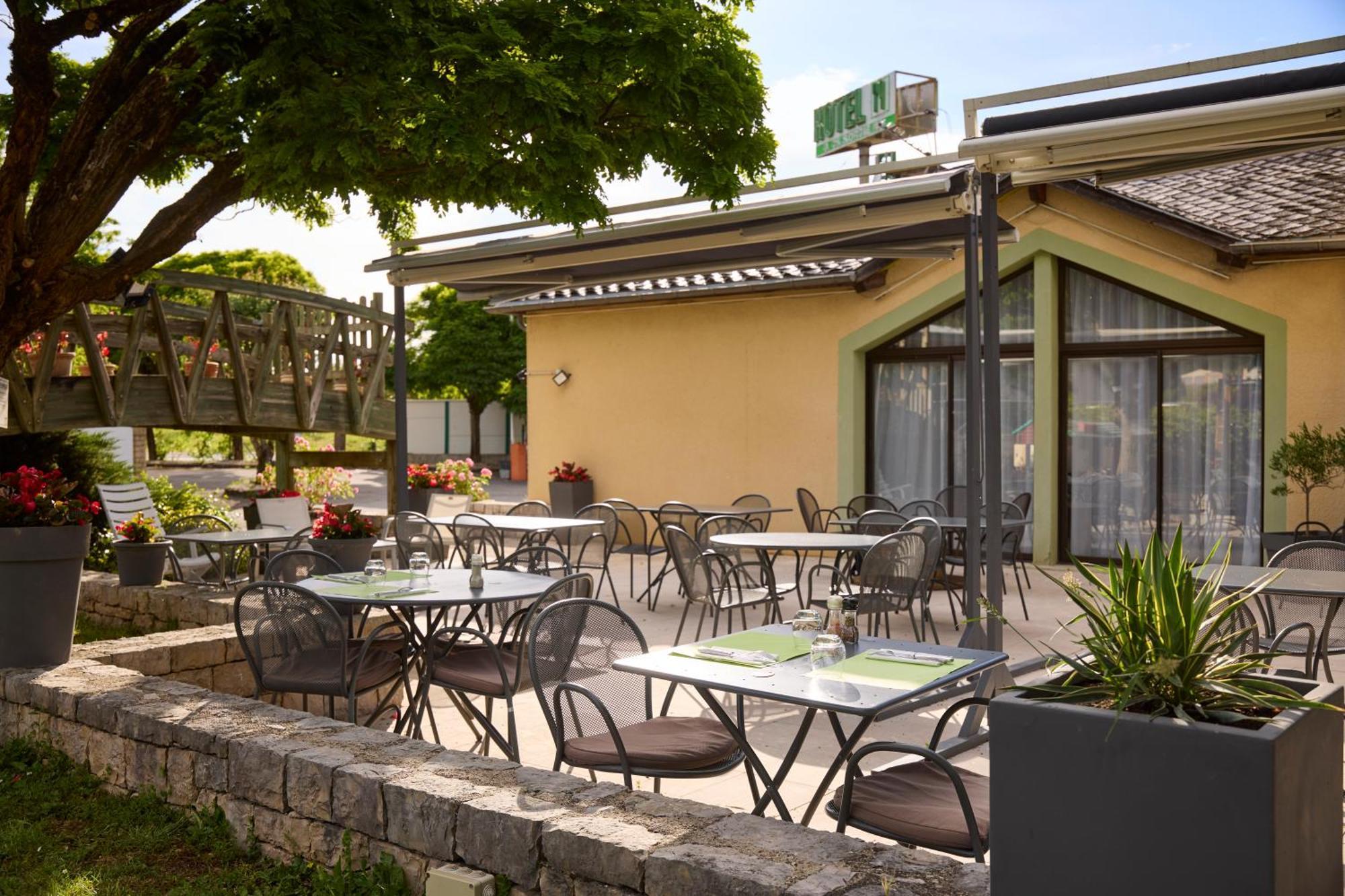 Hôtel-Restaurant Le Calice Du Gevaudan - A75 Banassac Exterior foto